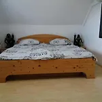 Schoenes Mit Grossen Pool 250 M Vom Balaton Nyaraló *