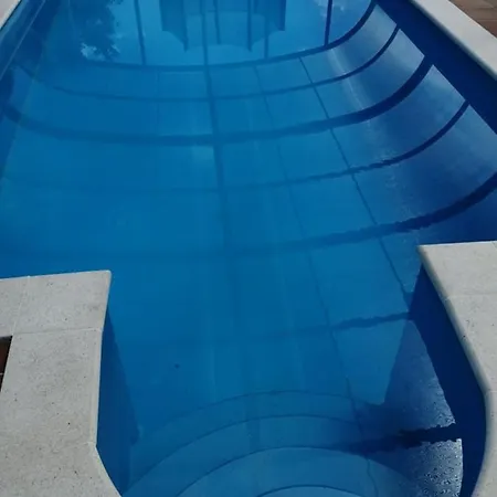 Schoenes Mit Grossen Pool 250 M Vom Balaton Balatonmáriafürdő
