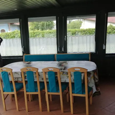 Schoenes Mit Grossen Pool 250 M Vom Balaton *