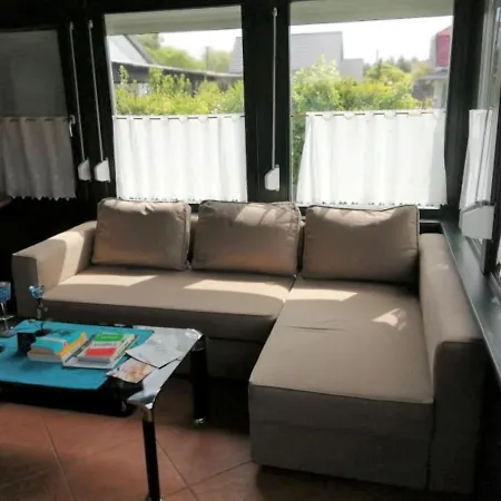 Schoenes Mit Grossen Pool 250 M Vom Balaton