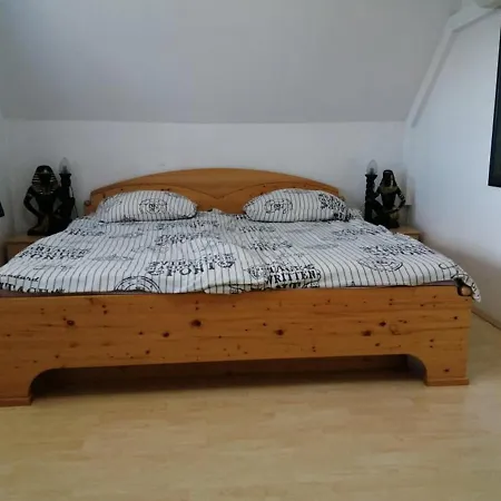 Schoenes Mit Grossen Pool 250 M Vom Balaton Casa vacanze *