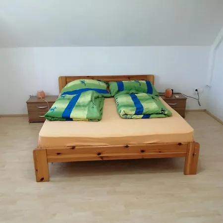 Schoenes Mit Grossen Pool 250 M Vom Balaton * Balatonmáriafürdő