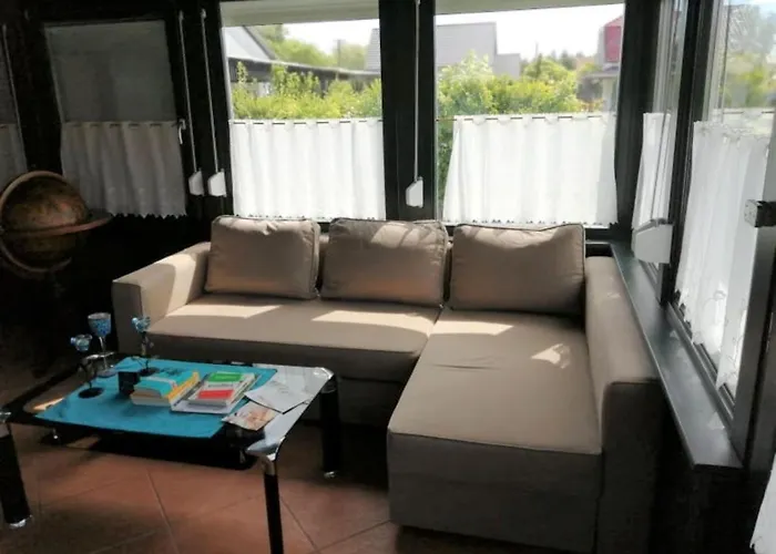 Schoenes Mit Grossen Pool 250 M Vom Balaton