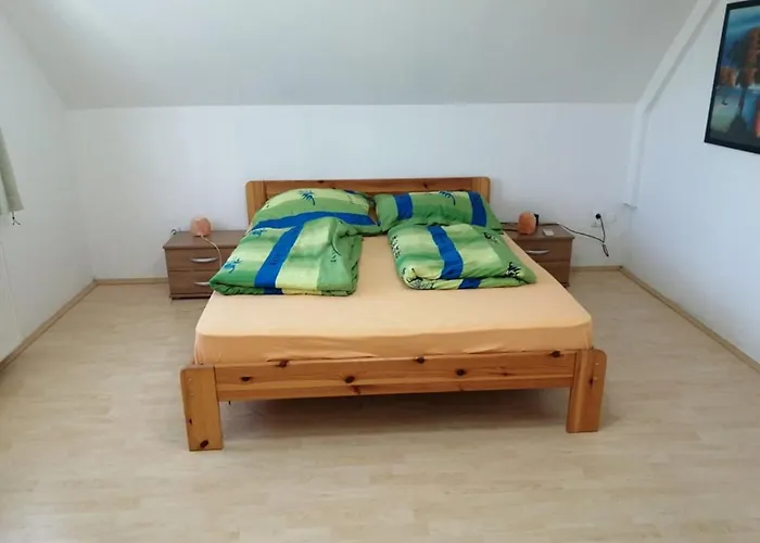 Schoenes Mit Grossen Pool 250 M Vom Balaton * Balatonmáriafürdő